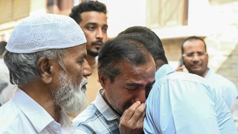 Desítky poutníků nepřežily nehodu autobusu. Na cestě z Mekky narazil do cisterny s naftou