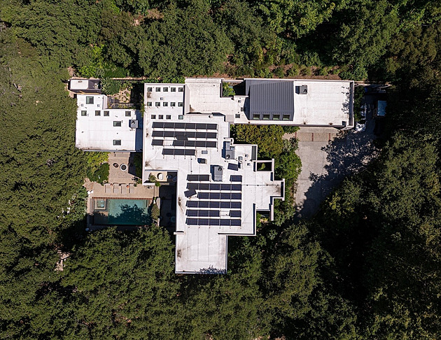 Podívejte se na luxusní sídlo zpěvačky Billie Eilish za 127 milionů