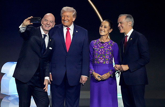 I na fotbal se nakonec dostalo. Jak Gretzky navnadil Čechy na hratelnou skupinu